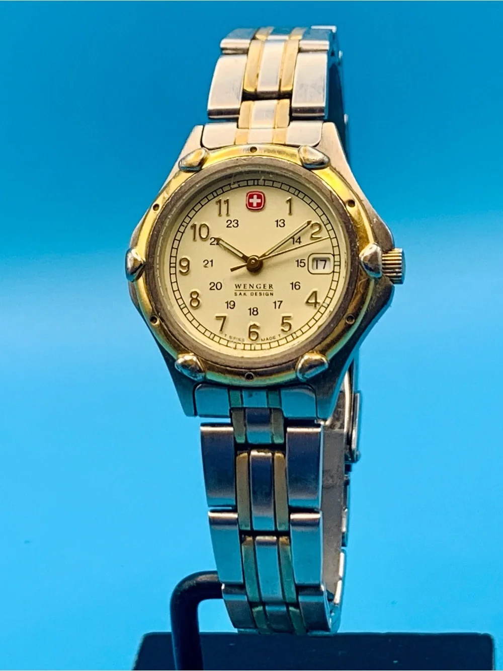 WENGER S.A.K.DESIGN Women’s Vintage Swiss Military Field Watch Works New Battery